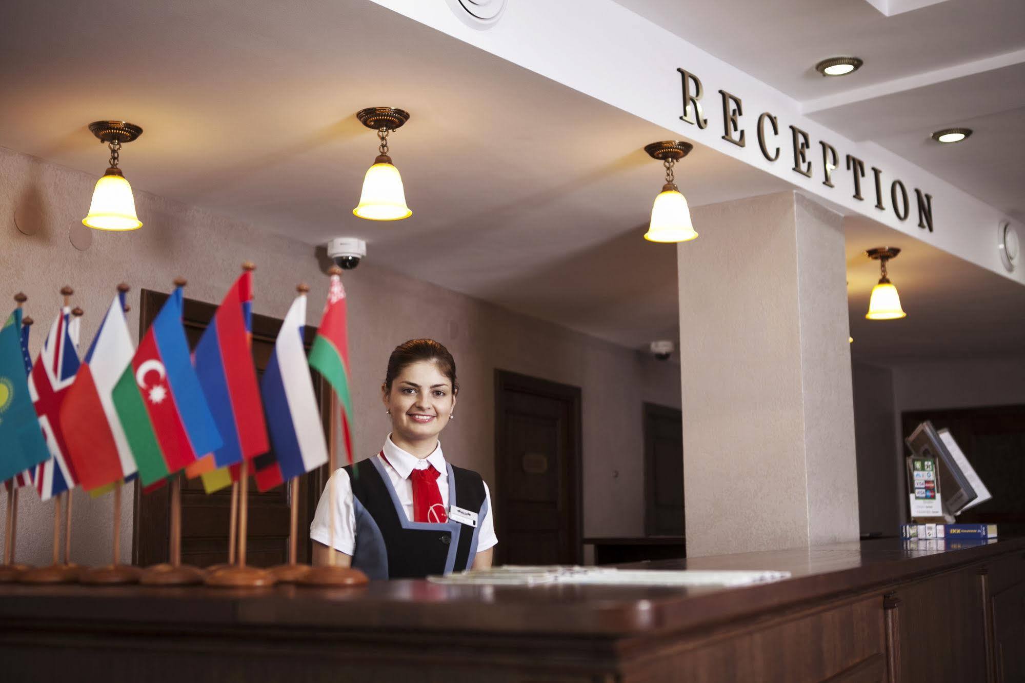 Victoria Hotel Na Zamkovoy Minsk Esterno foto